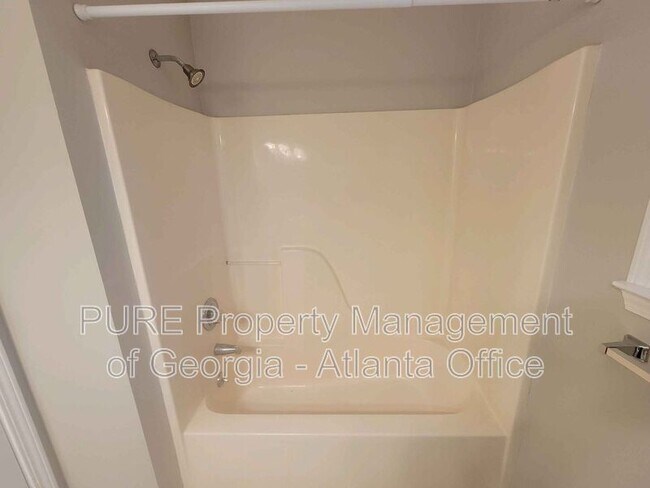 Building Photo - 102 Laguna Springs Dr