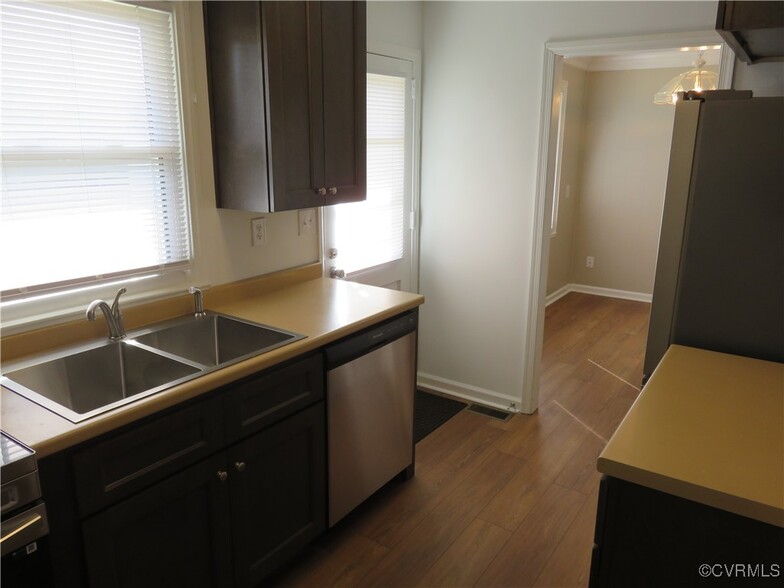 Building Photo - 1621 Dearborn Dr