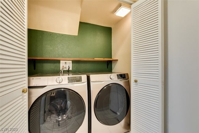 Building Photo - 9201 Buckhaven Dr