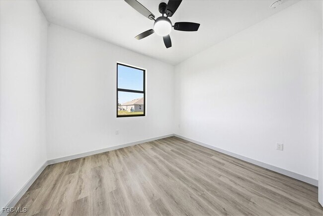 Building Photo - 1024 Halby Ave S