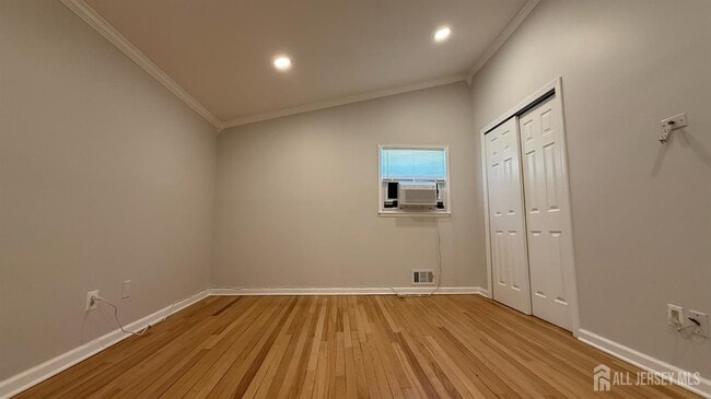 Building Photo - 56 Grace Dr