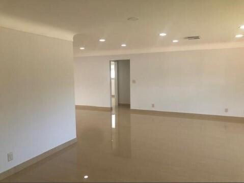 Building Photo - 3116 NE 42nd Ct