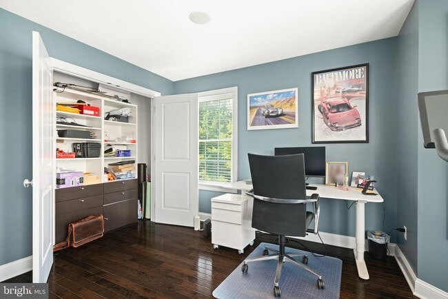 Building Photo - 1001 N 3rd St