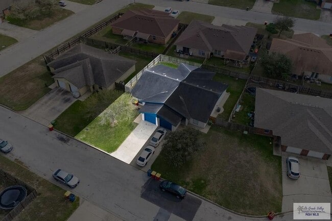 Building Photo - 1307 Lily Ln