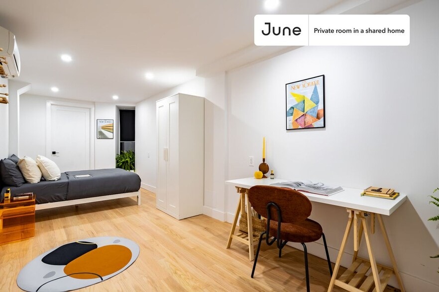 Building Photo - Trendy ROOM at The Central Park Manhattan House