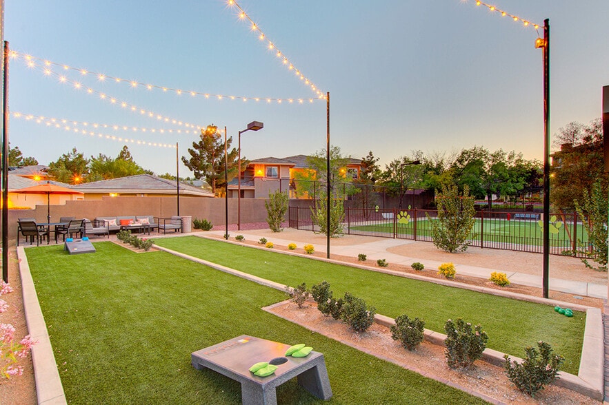 Falling Water 1350 N Town Center Dr Las Vegas NV 89144 Apartment Finder