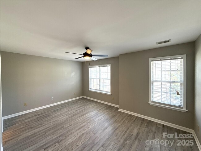 Building Photo - 2043 Lennox Square Rd
