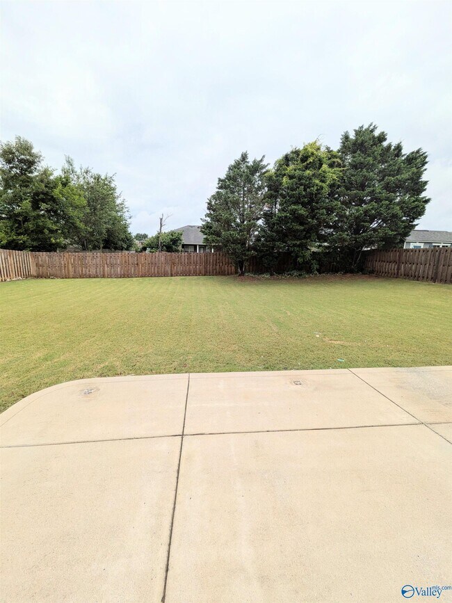 Building Photo - 102 Kilburn Cir