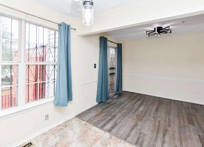 Building Photo - 1401 Deep Gorge Ct