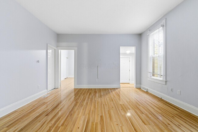 Building Photo - 19 E Mithoff St