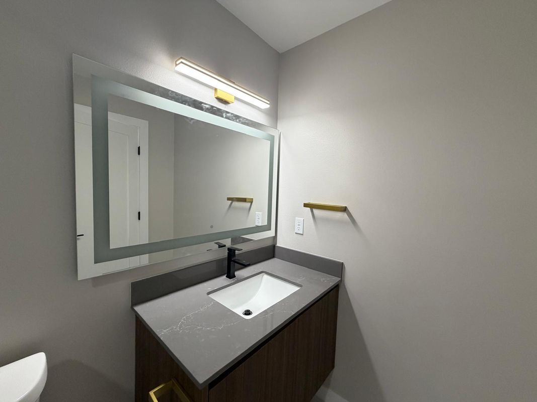 Building Photo - 2222 Corales St