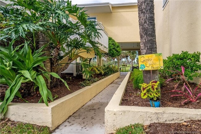 Building Photo - 5553 NE Gulfstream Way