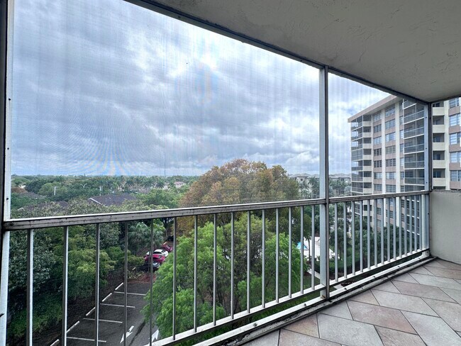 Building Photo - 10777 W Sample Rd