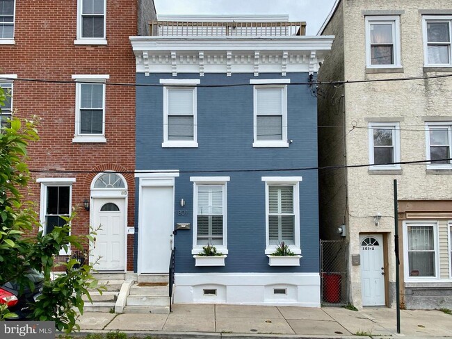 Building Photo - 801 Cameron St