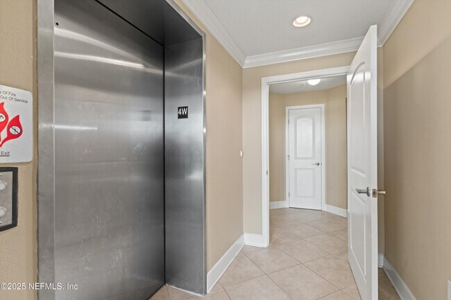 Building Photo - 3958 Baymeadows Rd