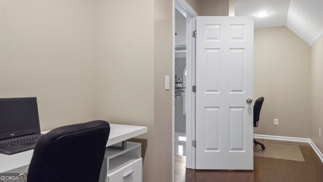 Building Photo - 6209 Benbrooke Dr NW