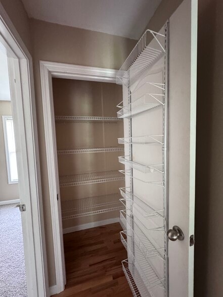 Building Photo - 3570 Castlebrooke Ln