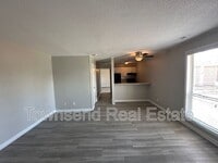 Building Photo - 5850 Century Oaks Dr