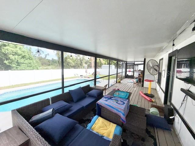 Building Photo - 219 Pebble Ct