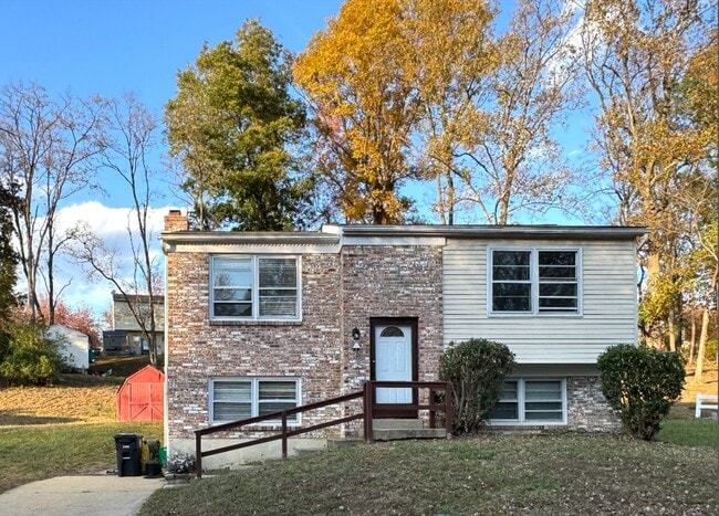 Primary Photo - Charming 3 BR/2.5 BA Single-Family Home in...