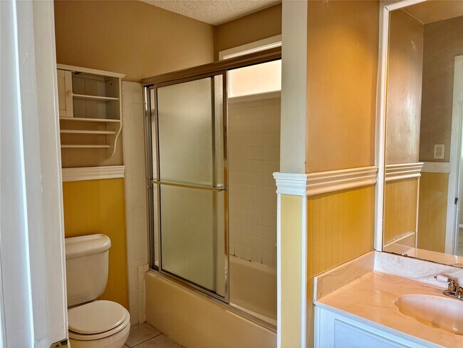 Building Photo - 18210 Bal Harbour Dr