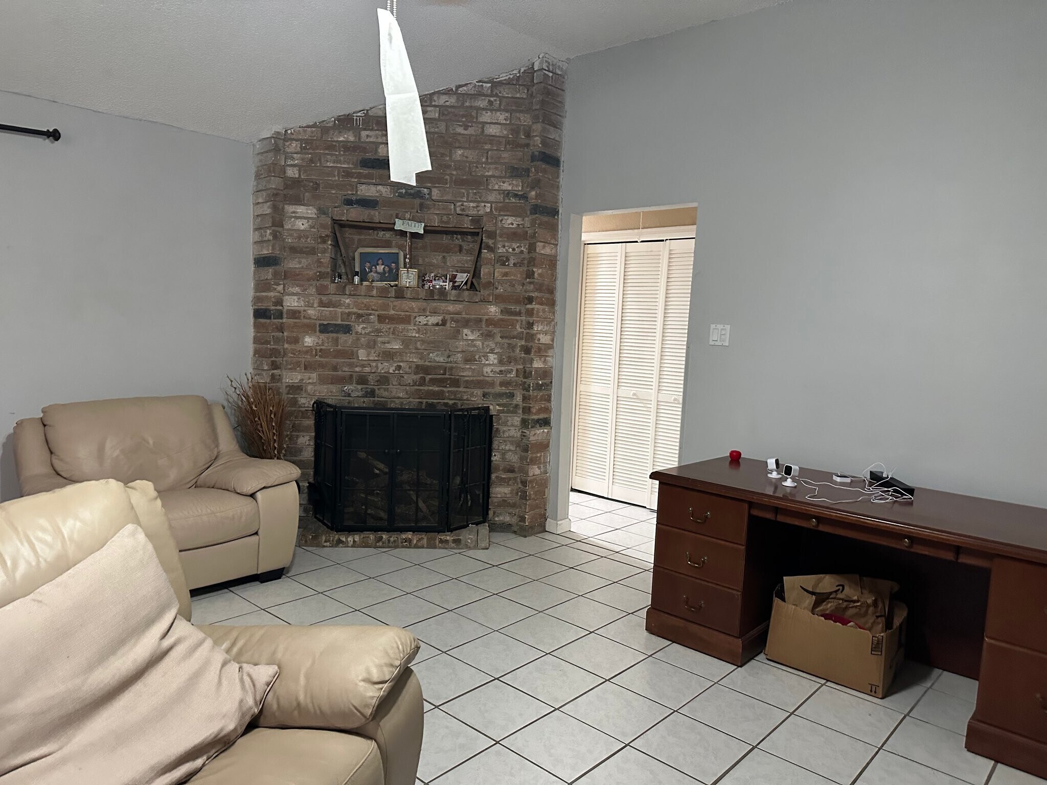 Building Photo - 25119 Thrushwood Ln
