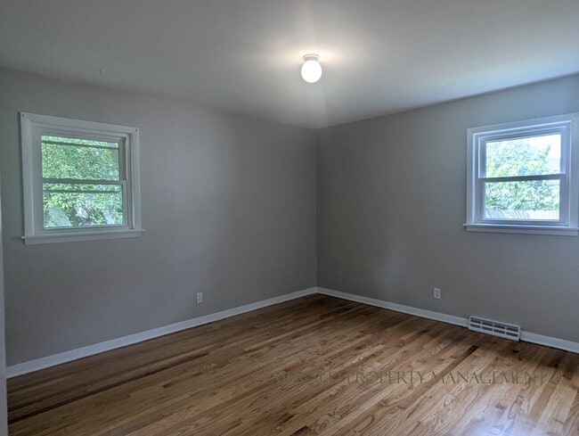 Building Photo - 1904 Wisteria Rd