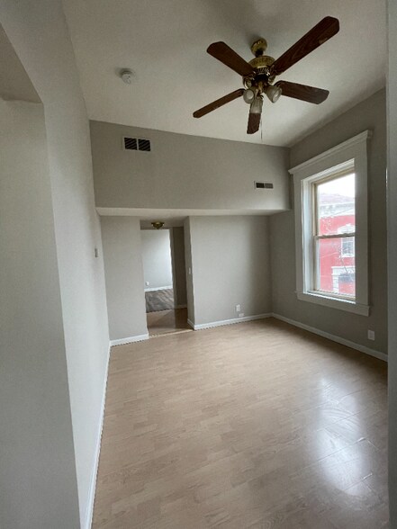 Building Photo - 802 Montague Rd