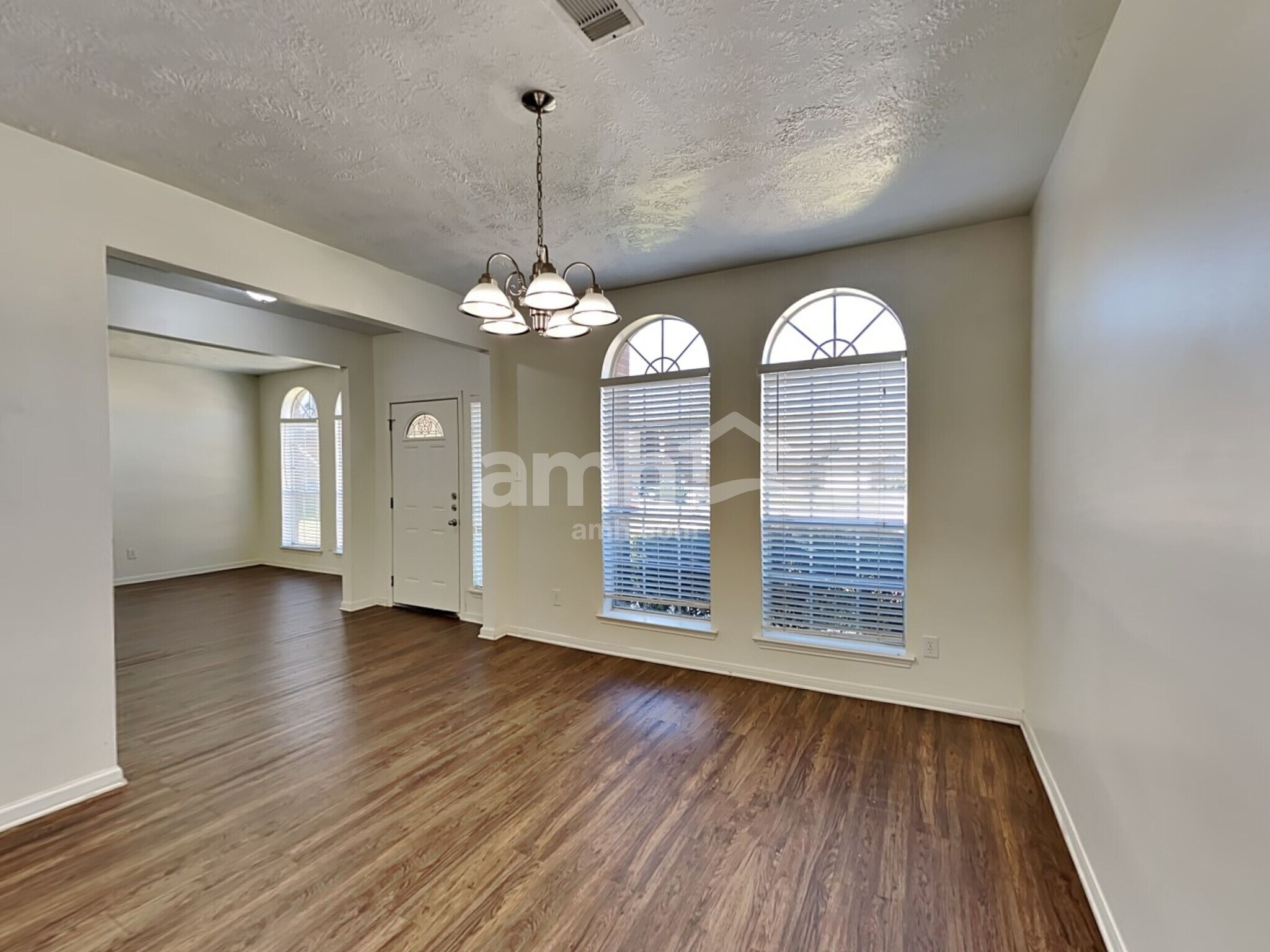 Building Photo - 502 Hearthstone Ct