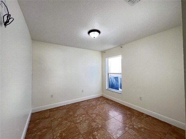 Building Photo - 2859 Blooming Alamanda Loop