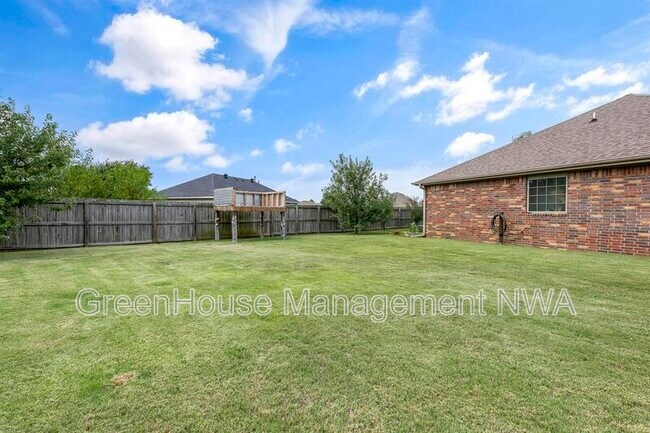 Building Photo - 307 Blair Cir
