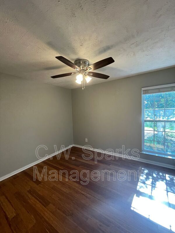 Building Photo - 3494 N Stodghill Rd