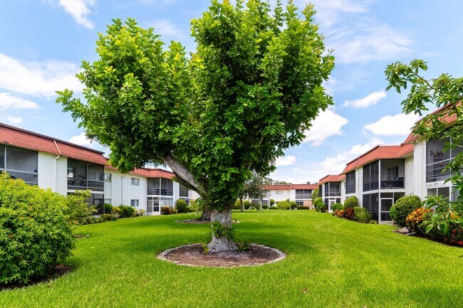 Building Photo - Newly Renovated, 2-Bed, 2-Bath, 2nd Floor Unfurnished Condo in Great Location