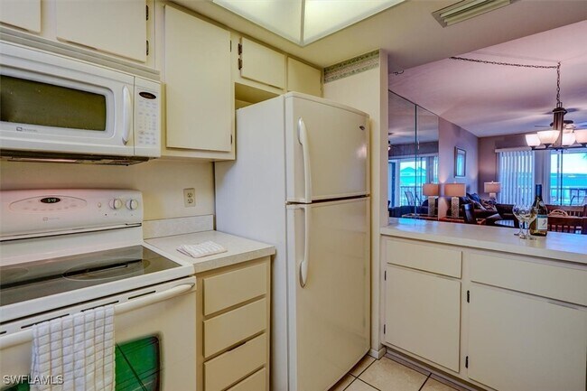 Building Photo - 6897 Estero Blvd