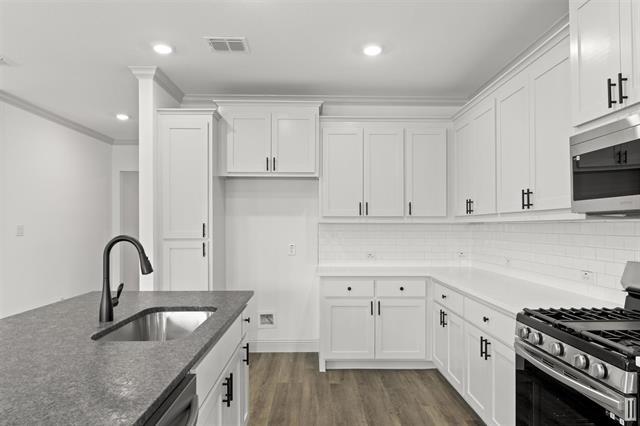 Building Photo - 544 Oak Crk Dr