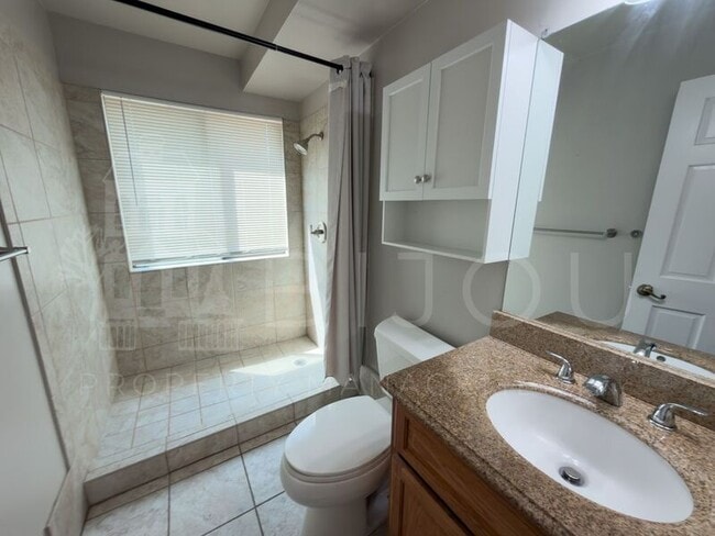 Building Photo - 963 Bayfield Way