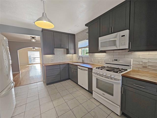 Building Photo - 2715 Burlington Blvd