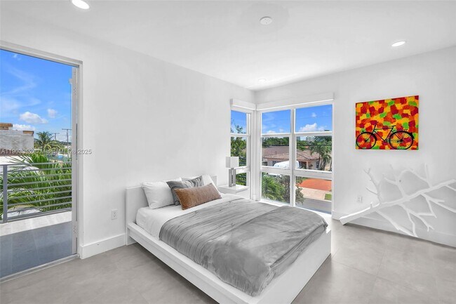 Building Photo - 3167 SW 25th St