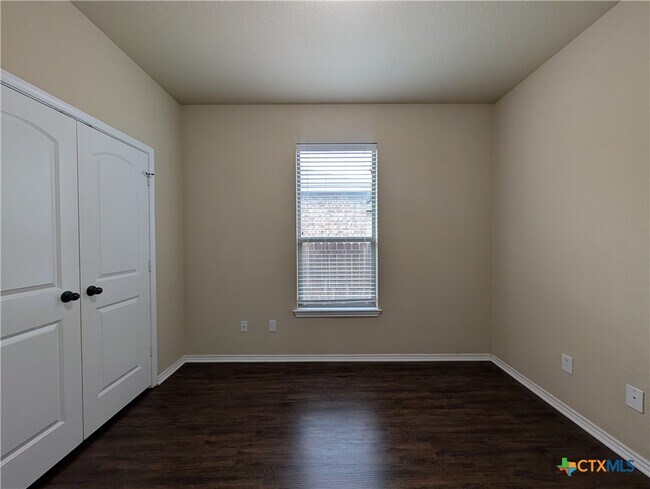 Building Photo - 298 Rosalie Dr