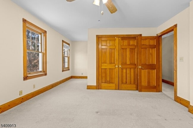 Building Photo - 147 Millbrook Ave