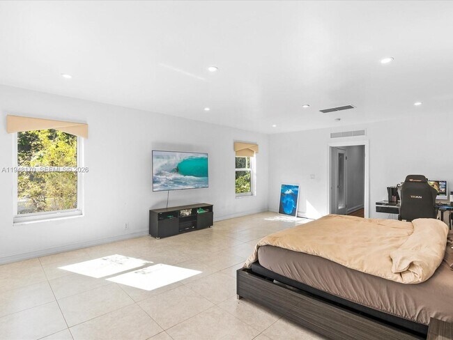 Building Photo - 201 Golden Beach Dr