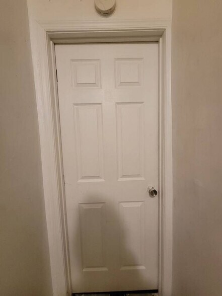 Building Photo - 518 Tunbridge Rd