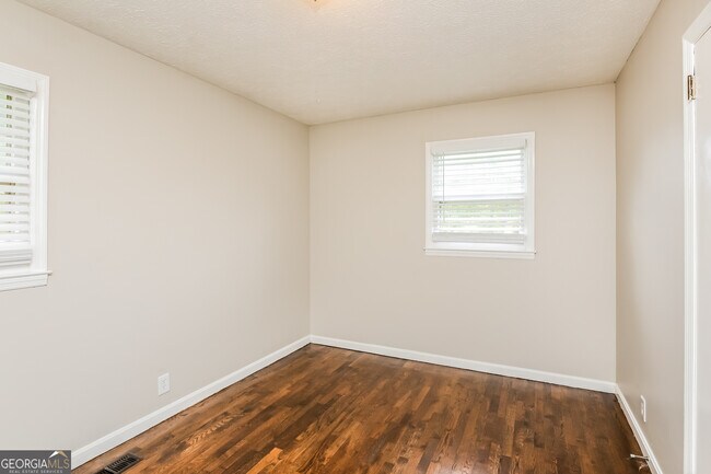 Building Photo - 2309 Stephens Cir