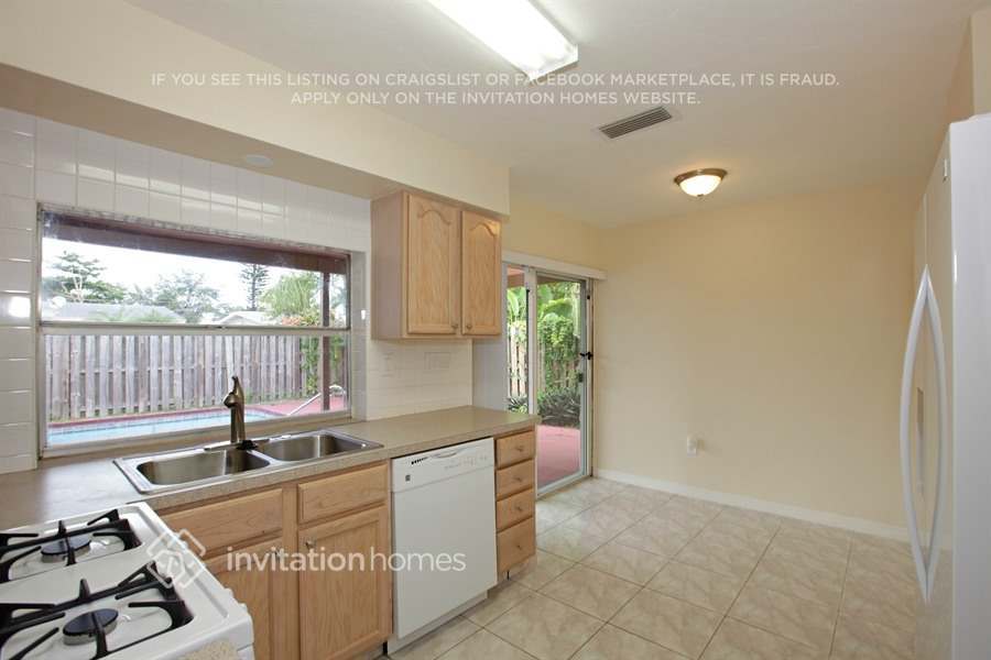 Building Photo - 8407 NW 26th St