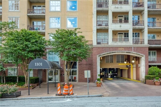 Building Photo - 1101 Juniper St NE