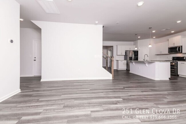 Building Photo - 251 Glen Clova Dr