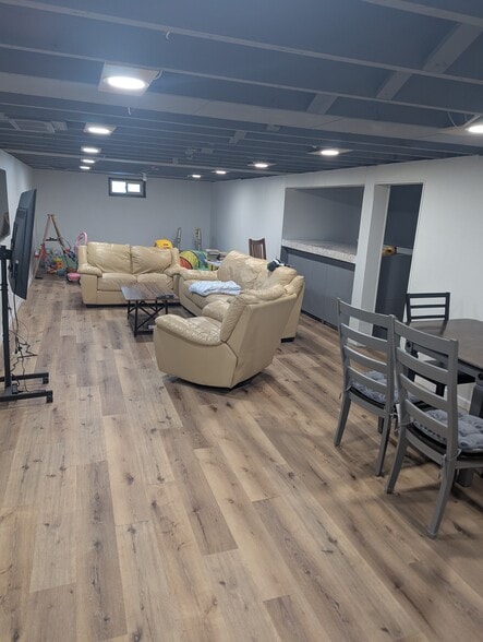 Building Photo - 2110 Ohm Ave