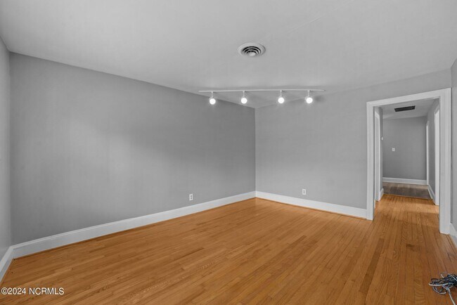 Building Photo - 1309 Willow St