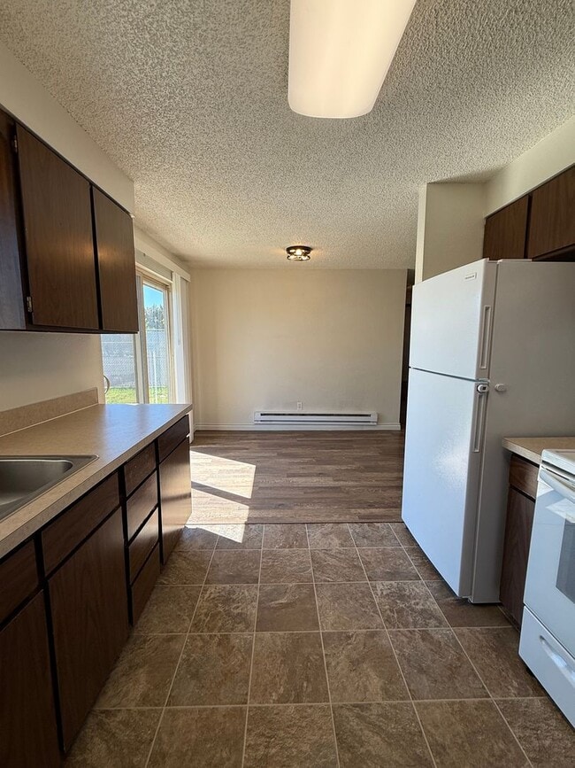 Building Photo - 141-143 E Home Ave