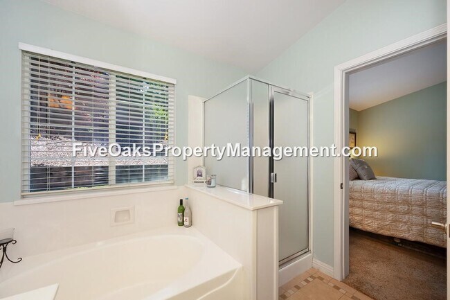 Building Photo - 531 Rowlands Ct